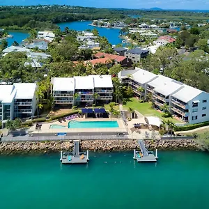 noosa-shores-resort.queenslandhotels.net/